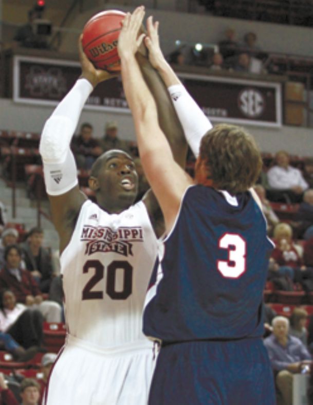 Inside game helps MSU beat FAU