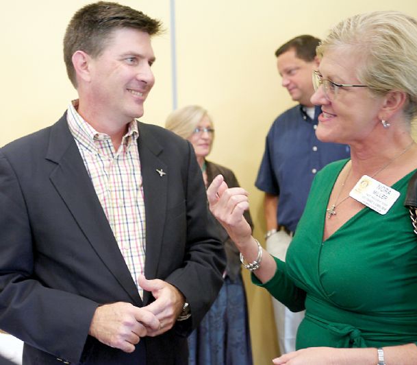 State auditor crunches numbers at Rotary meeting