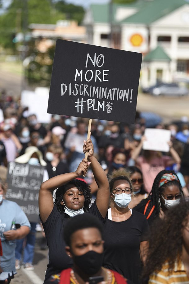 Community leaders, public officials in Columbus join citizens in rally to pray for justice