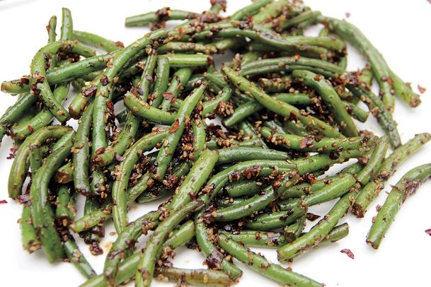 Green beans as the main dish for dinner? Stay with us