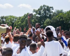 With free football camp in Starkville, Jeffery Simmons hopes to ‘pass the crown’ to next generation