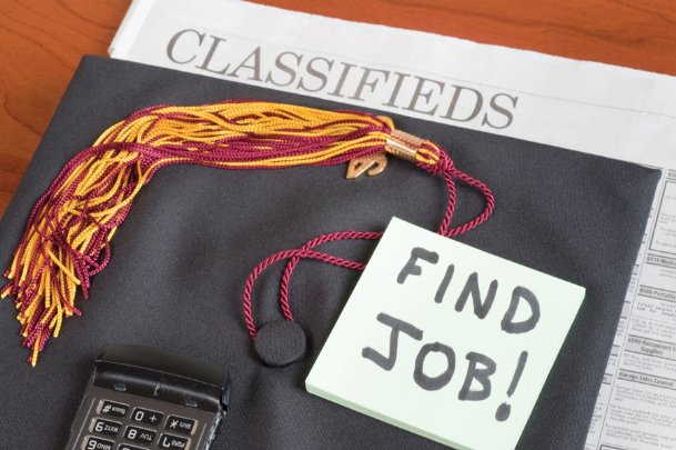 College graduates navigate uncertain job market during pandemic