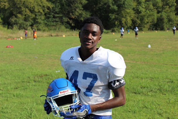 ‘Keep on pushing’: How Noxubee County wide receiver AJ Fowler found football again and changed his life