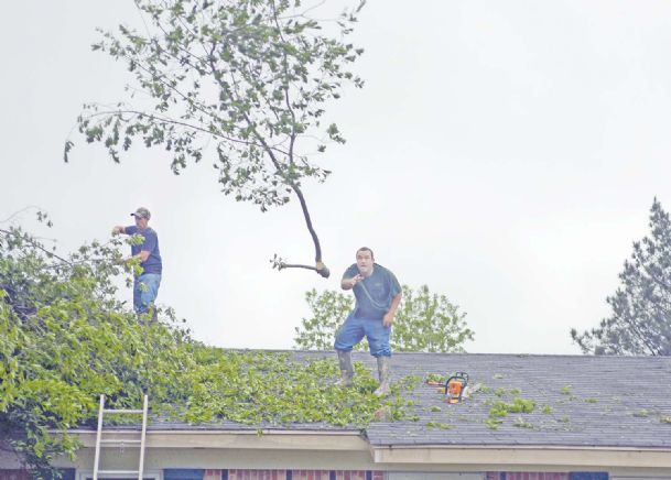 Neighbors help neighbors in storm’s aftermath