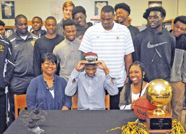 Tyson Carter chooses to play at MSU