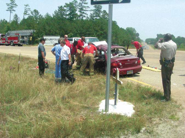 Starkville man dies in accident on Highway 25