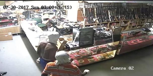 Columbus police investigate pawn shop burglary