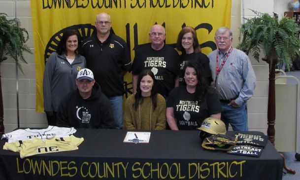 New Hope’s Melton signs with Northeast Mississippi C.C.