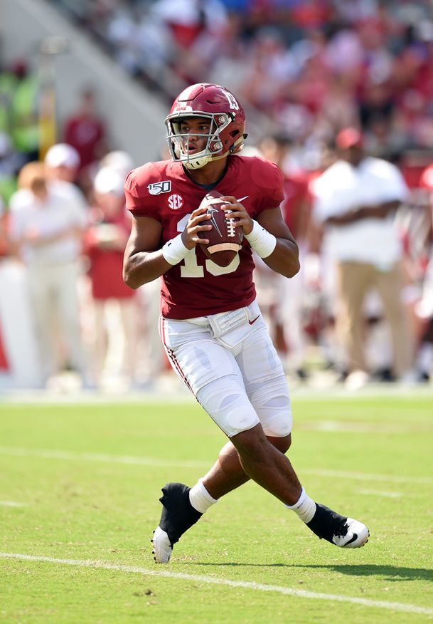 Tua Tagovailoa reconnects with Alabama Crimson Tide teammates