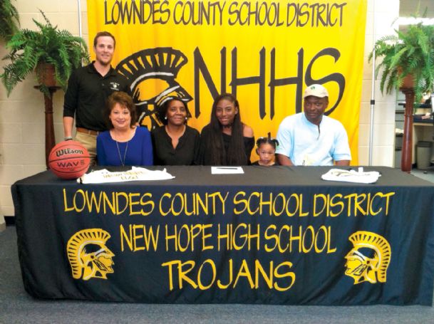 New Hope High’s Abrams signs with Northeast Mississippi C.C.