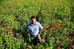 Lowndes farmer turns heads with zinnia field