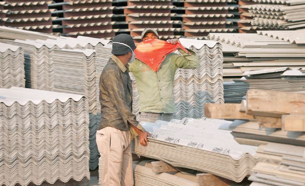 Asbestos pushed in Asia as product for the poor