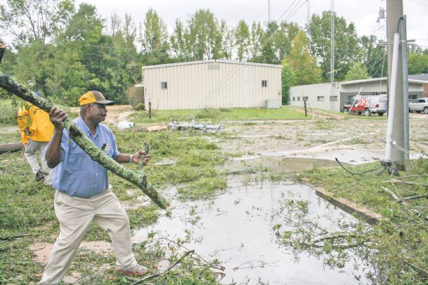 Golden Triangle crews work to restore power