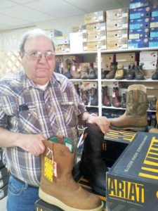 Longtime Columbus cobbler closing shop