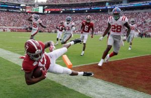 Tua Tagovailoa, DeVonta Smith star as Alabama beats Ole Miss