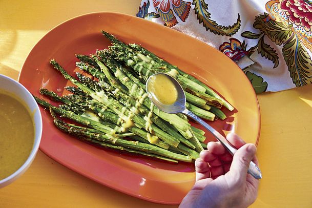 Cooking on Deadline: Roasted asparagus with lemon dressing