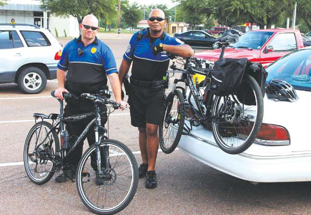 Columbus puts officers on bike patrol