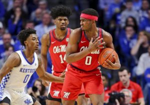 No. 12 Kentucky edges Ole Miss for fourth straight win