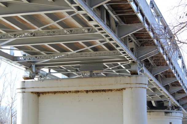 City closes pedestrian bridge at Columbus Riverwalk as precaution; bridge appears to be disconnecting from support pillar