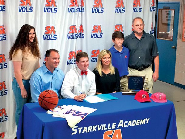 Starkville Academy’s Futral signs with EMCC