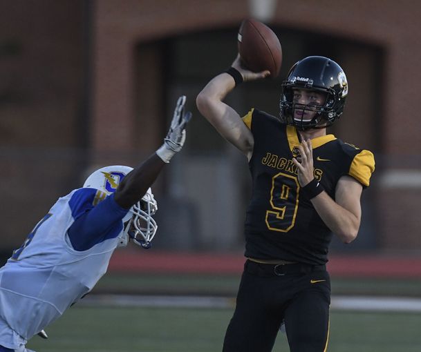 With rough patch behind him, Starkville quarterback Luke Altmyer readies for South Panola