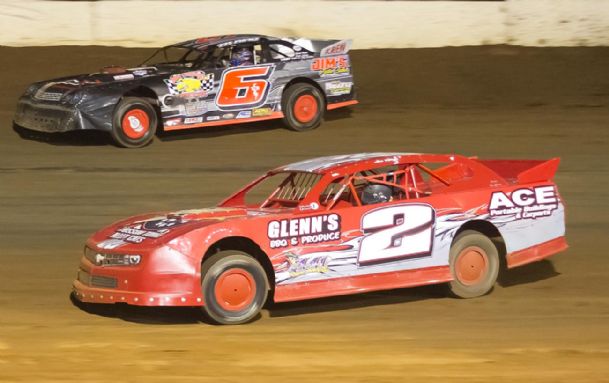 Ray, Stokes duke it out for Street Stocks win