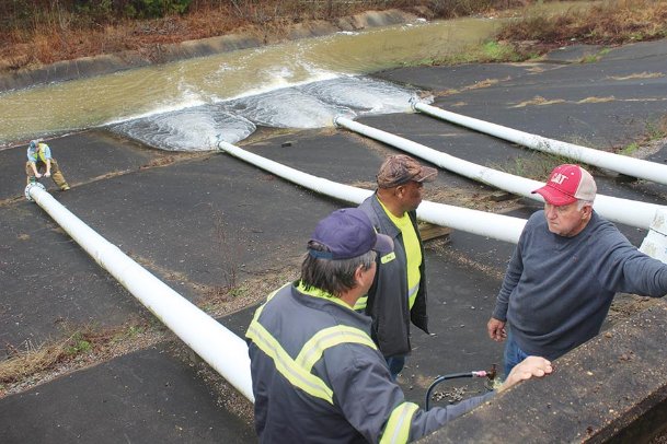 Oktibbeha Lake dam holds overnight; Authorities warn breach still ‘imminent’