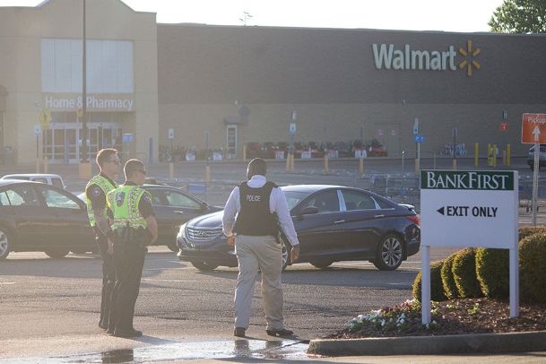 Walmart clear after bomb threat
