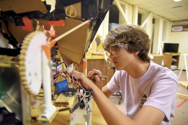 Starkville robotics teams prep for state competition