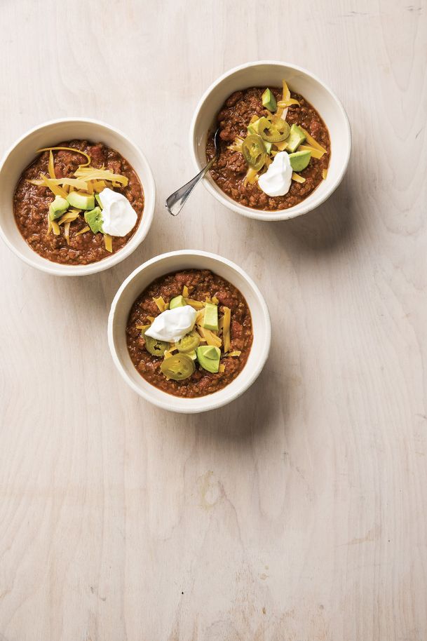 You can get great meaty, bold chili thanks to a multicooker