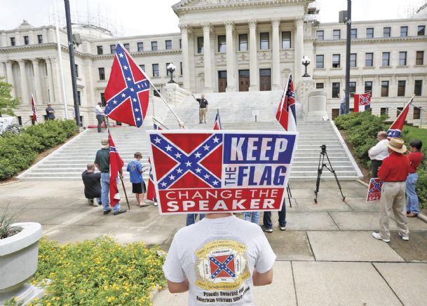 Miss. flag supporters rally outside state Capitol