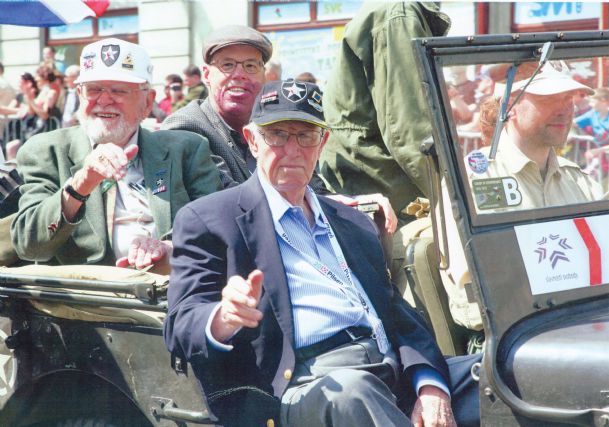 A pilgrimage to Pilsen: A Columbus veteran makes emotional return to Czech towns he helped liberate in 1945