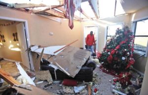 Christmastime tornadoes ravage South; at least 14 killed