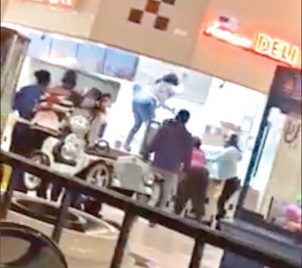 American Deli cashiers speak out after mall melee