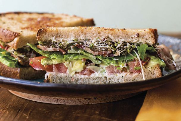 Cooking on deadline: A BLT that showcases dueling dynamics