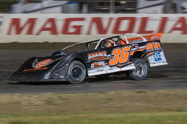 Logan Martin doubles up with sweep of COMP Cams Super Dirt Series race at The Mag