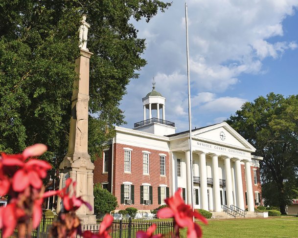 Calm prevails as Noxubee County considers relocating its Confederate memorial