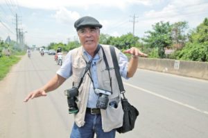 ‘Napalm girl’ photographer returns — with iPhone