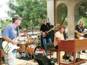 Swing Shift takes stage for Sounds of Summer