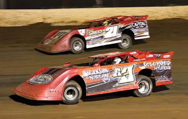 Night at Columbus Speedway belongs to pair of Shaws