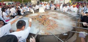 UMass students nosh on 6,700-pound seafood stew