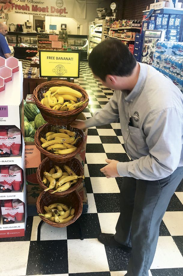 MSU alum, convenience store owner gives away Rally Bananas to MSU fans in Omaha