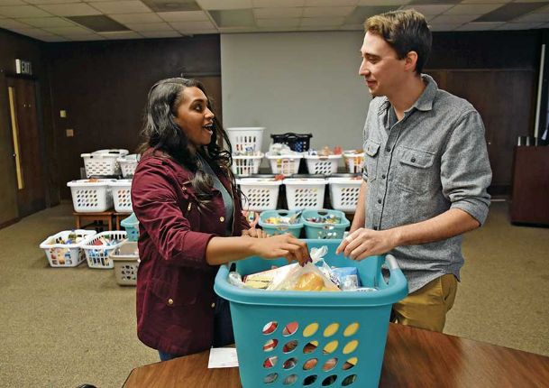 Feeding the needy: Food drives lend helping hand for Thanksgiving