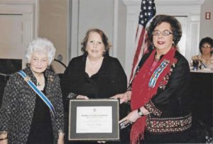 Columbus DAR member wins state award