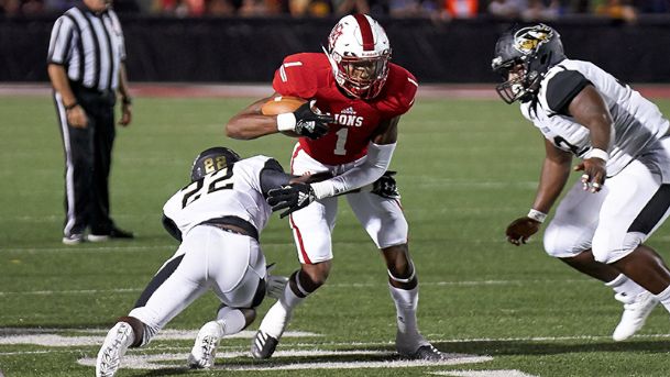 Early scores lead EMCC to victory in turnover-filled game