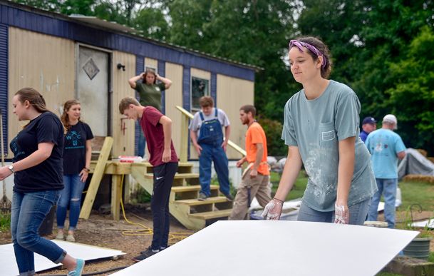 Building hope: World Changers mission takes on 14 projects in Lowndes Co.