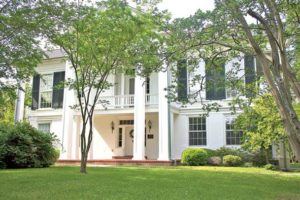 Starkville couple buys antebellum home for bed and breakfast