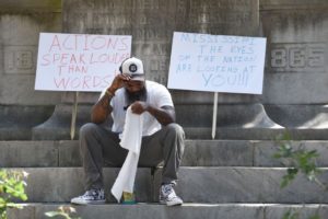 Lowndes supervisors vote along racial lines to leave Confederate monument at courthouse