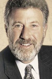 Men’s Wearhouse ousts founder, pitchman