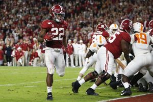 No. 1 Alabama survives Tua injury, beats Tennessee